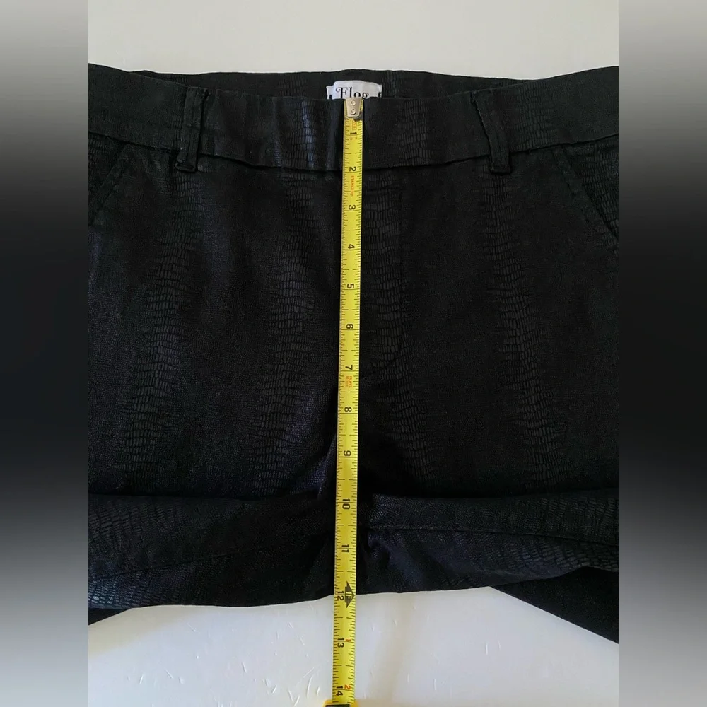 Flog Skinny Pants Limited Collection  Black Snakeskin Women’s Size 28